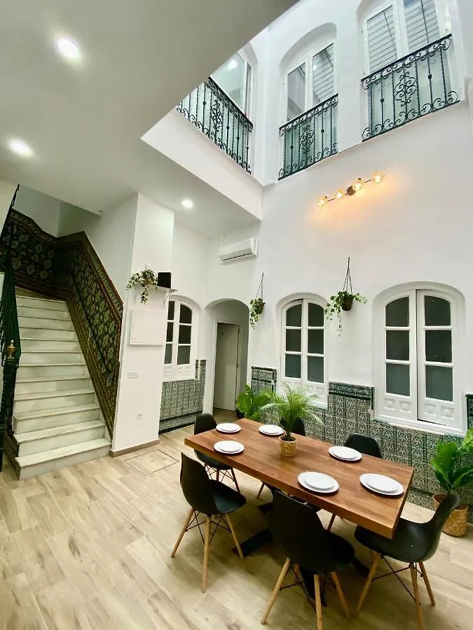 Triana Riverside Guesthouse Seville