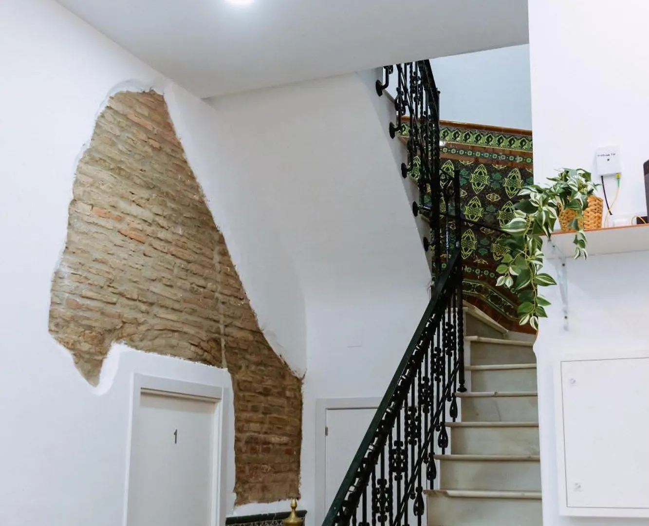 Triana Riverside Guesthouse Seville