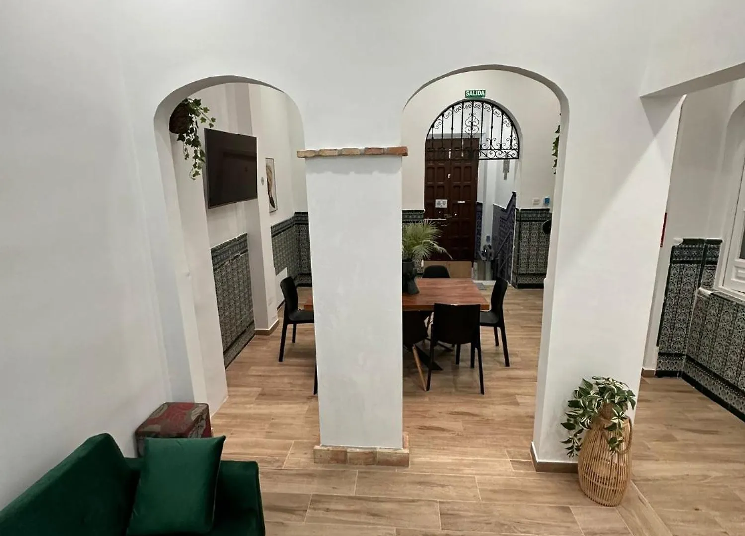 Triana Riverside Guesthouse Seville
