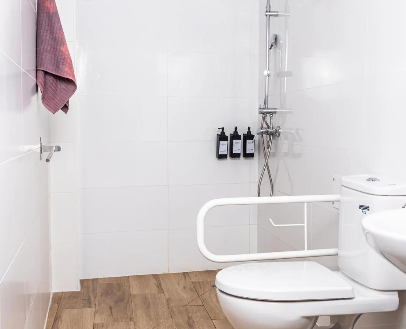 Triana Riverside Guesthouse Seville