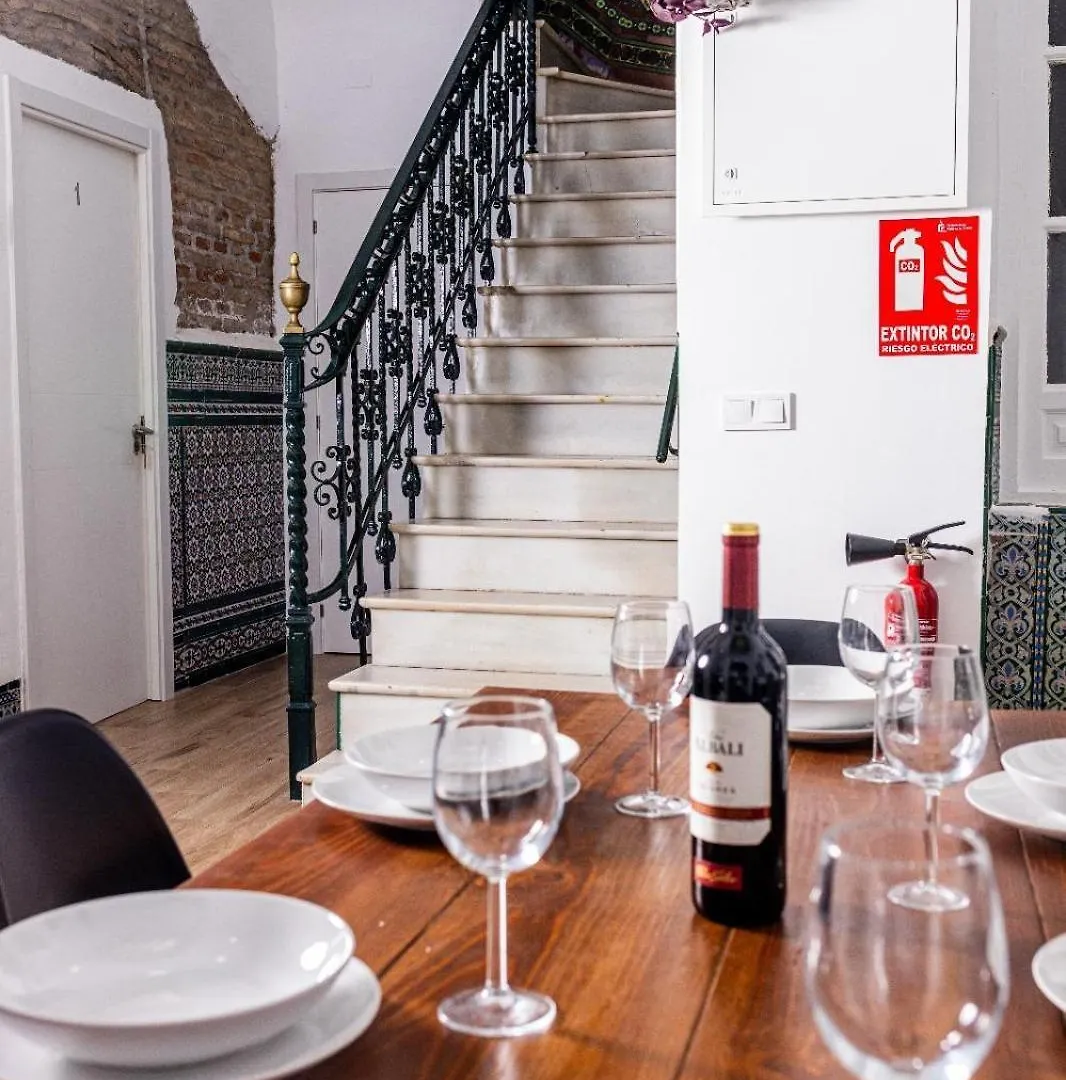 Triana Riverside Guesthouse Seville